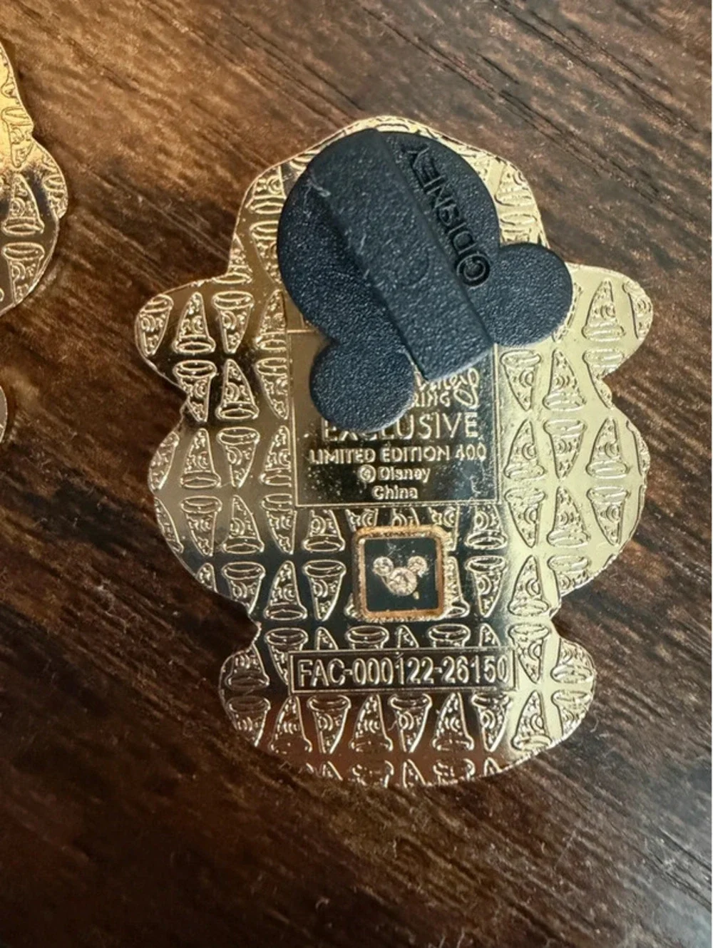 Disney adorbs rescue rangers chip and dale duo pin set